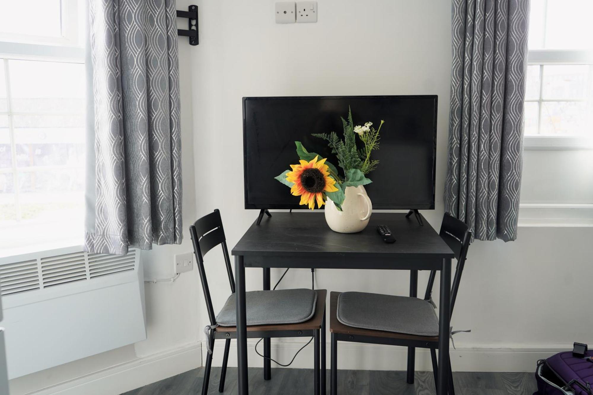 Bright And Spacious Studio In Central Бирмингам Екстериор снимка